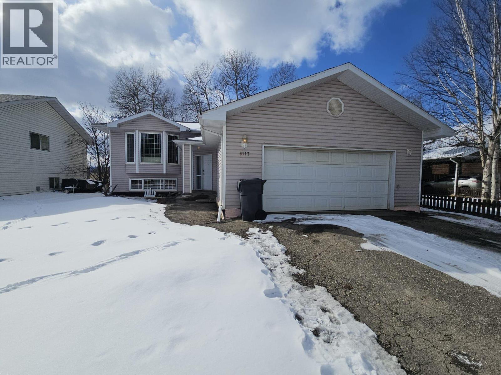 5117 44 PLACE NE - 82