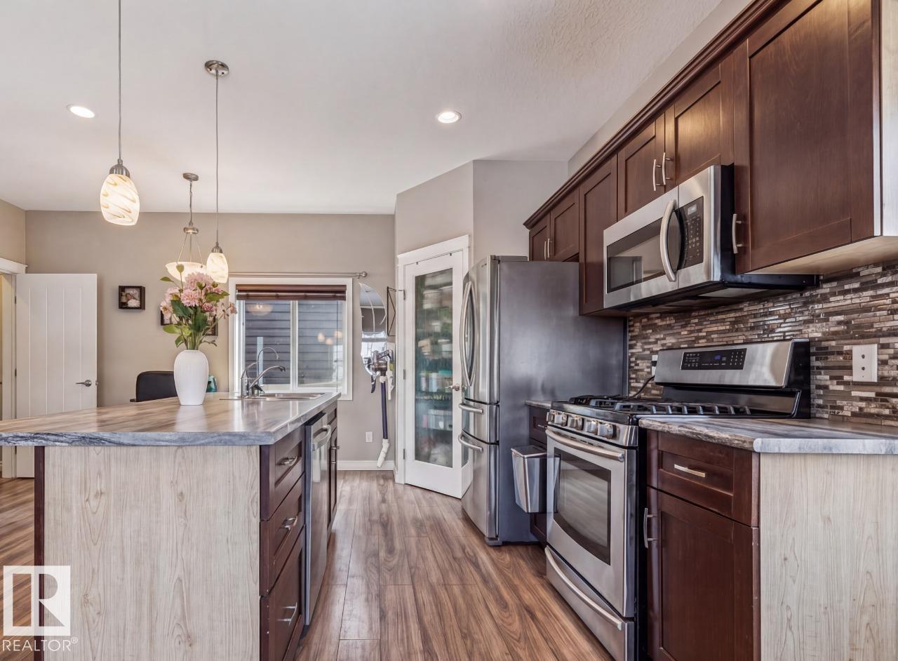 12513 120 AV NW, Edmonton