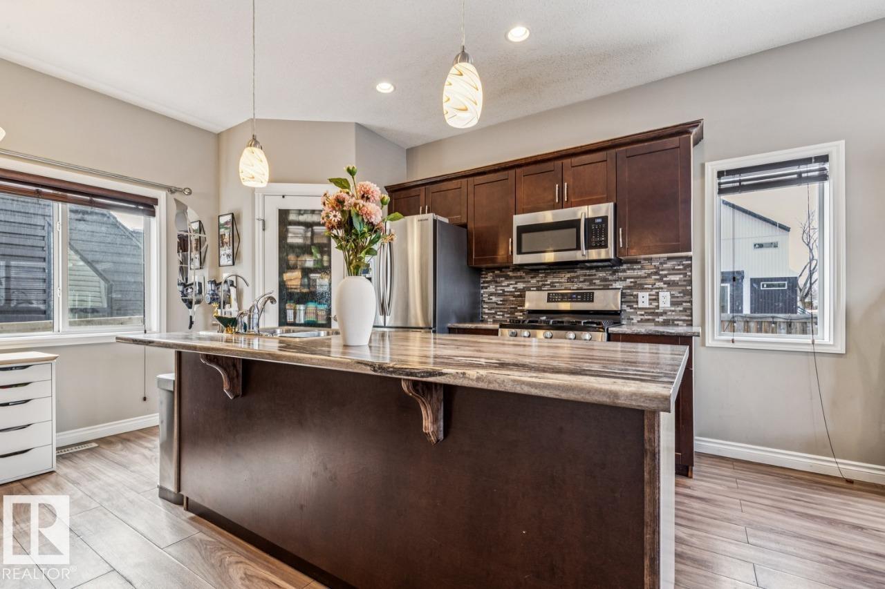 12513 120 AV NW, Edmonton