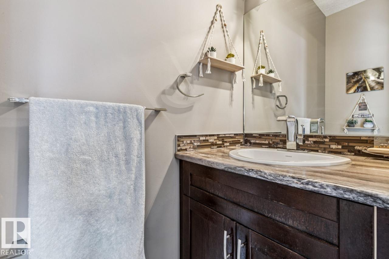 12513 120 AV NW, Edmonton