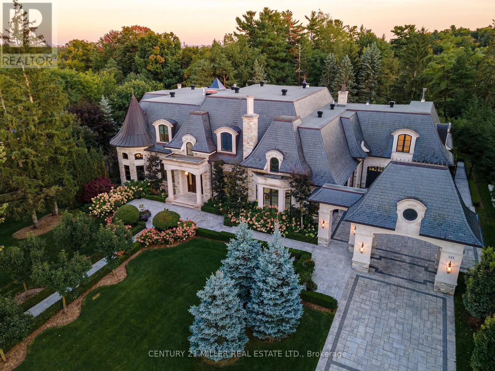 Listing photo of 121 REBECCA COURT