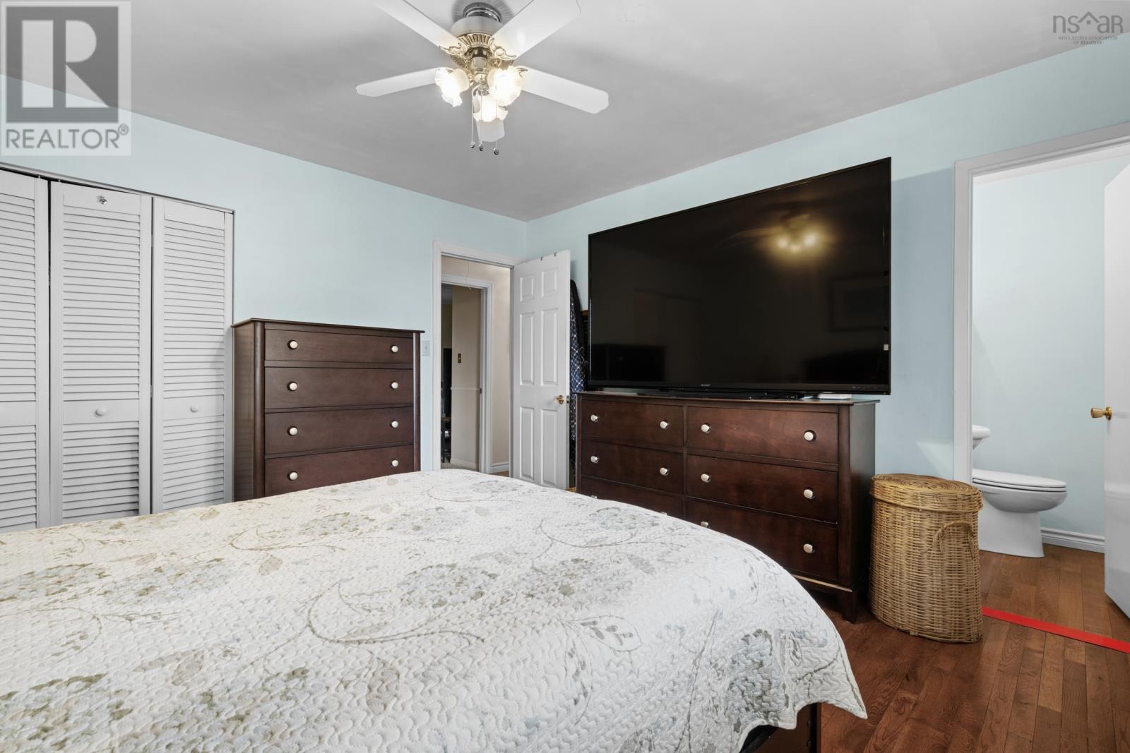 Property 16 of 34 of 29 Delwood Place