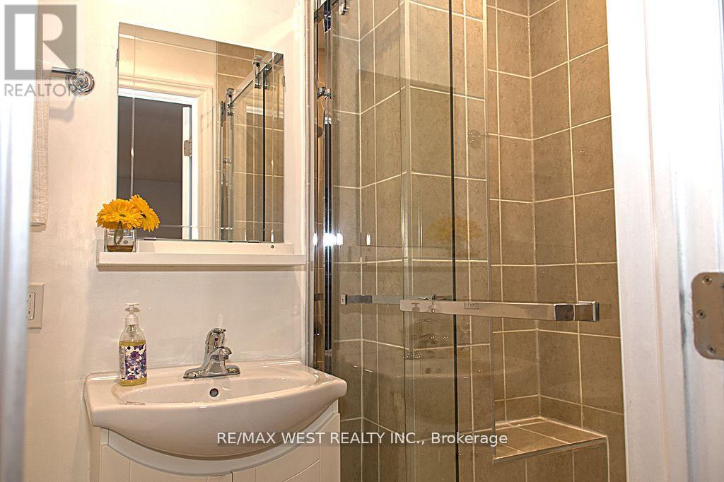 5177 KITCHENER STREET - 24