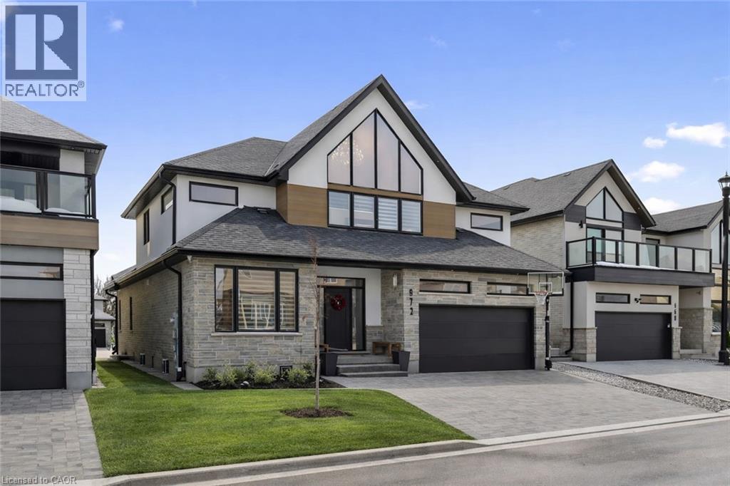 #18 972 STONECLIFFE Walk - 2