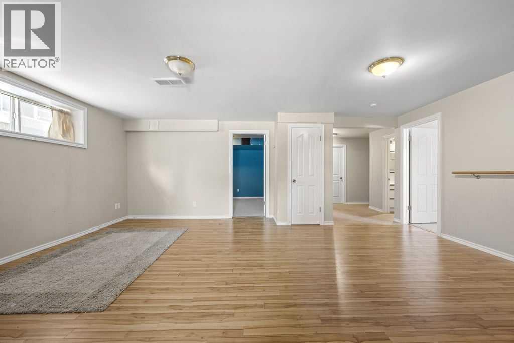 Single Family House for Sale in  Sienna Park Crescent SW Signal Hill Calgary 