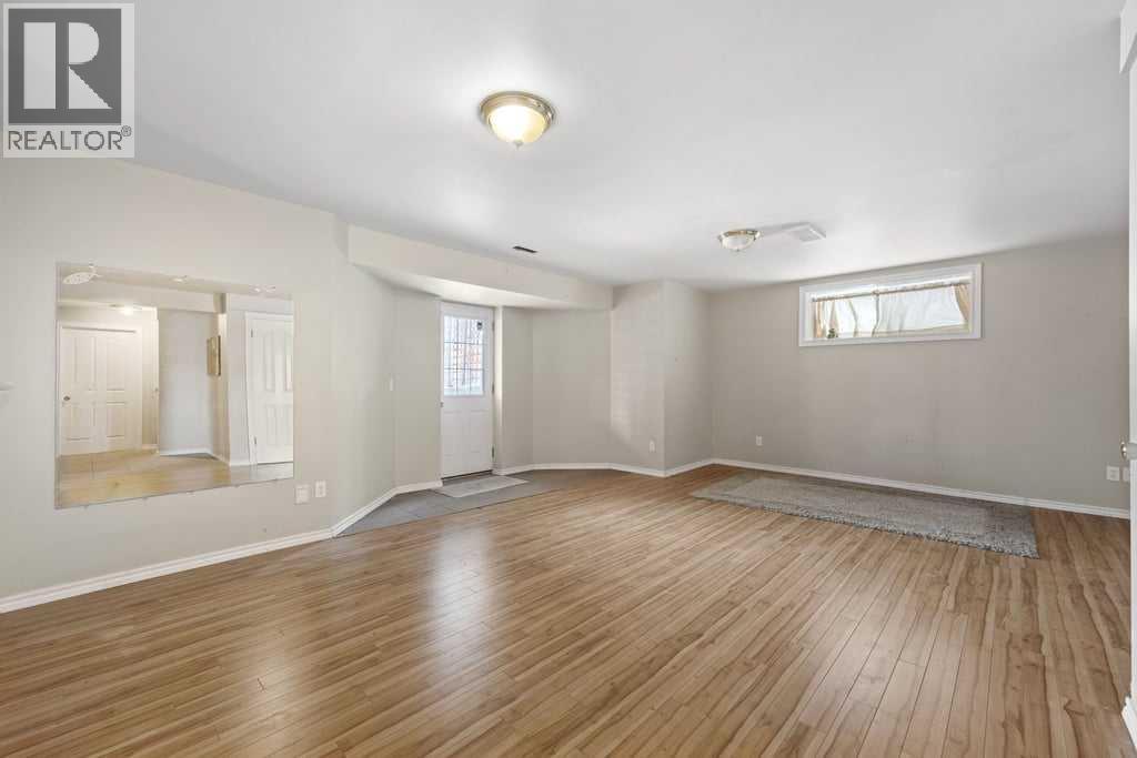 Single Family House for Sale in  Sienna Park Crescent SW Signal Hill Calgary 