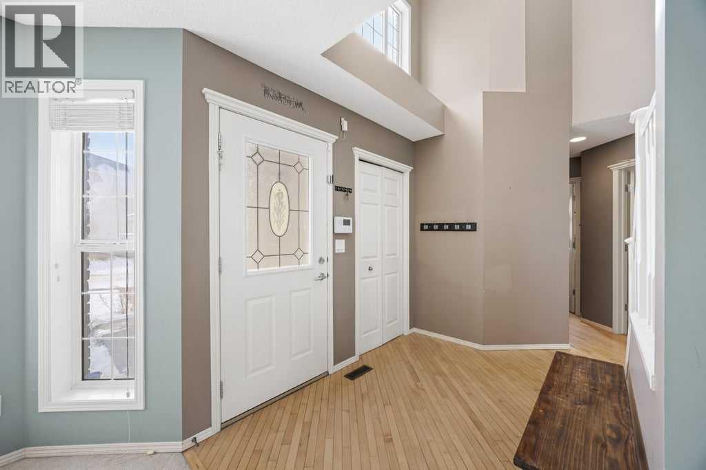 Single Family House for Sale in  Sienna Park Crescent SW Signal Hill Calgary 