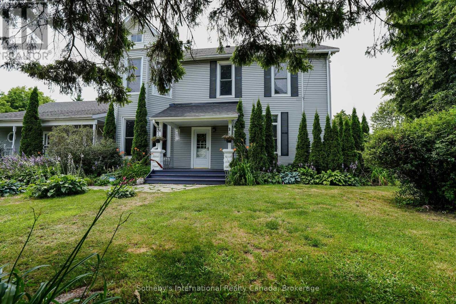 103 BRUCE STREET S - 1