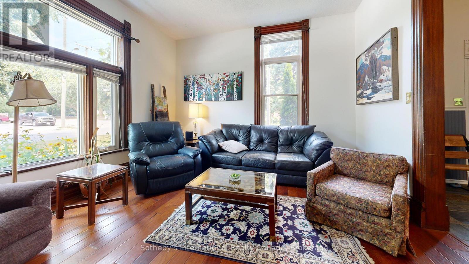 103 BRUCE STREET S - 9