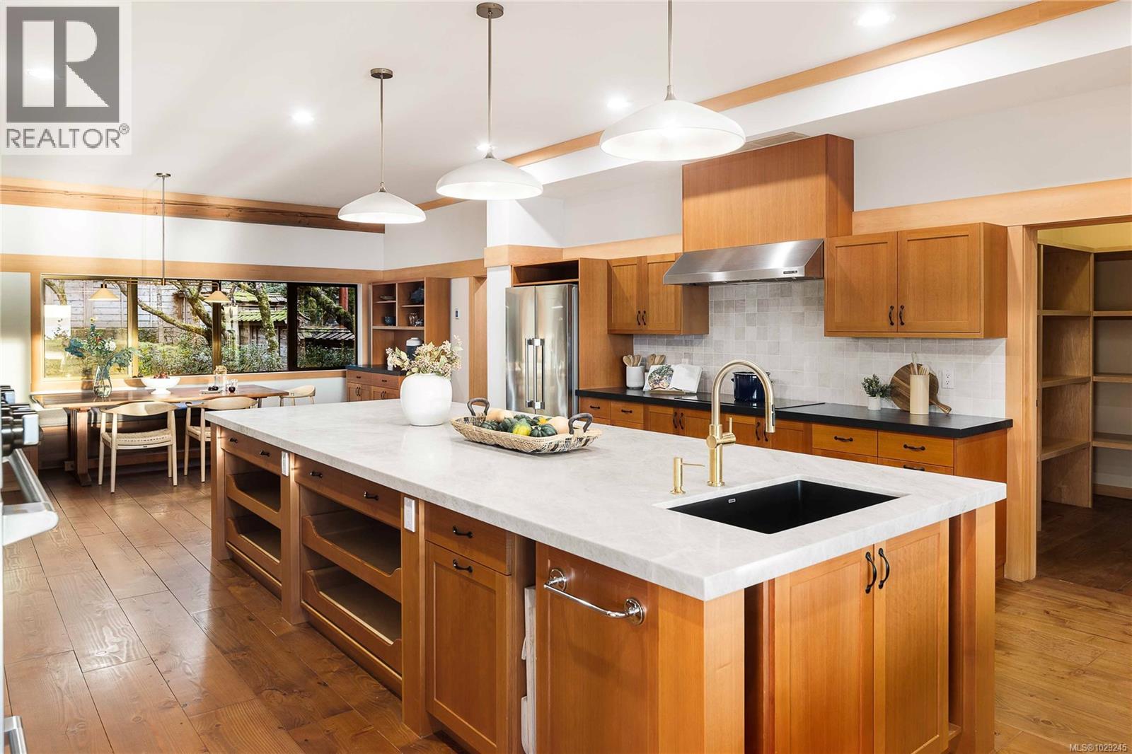  250 Holmes Road, Salt Spring