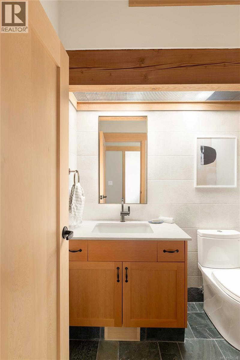  250 Holmes Road, Salt Spring