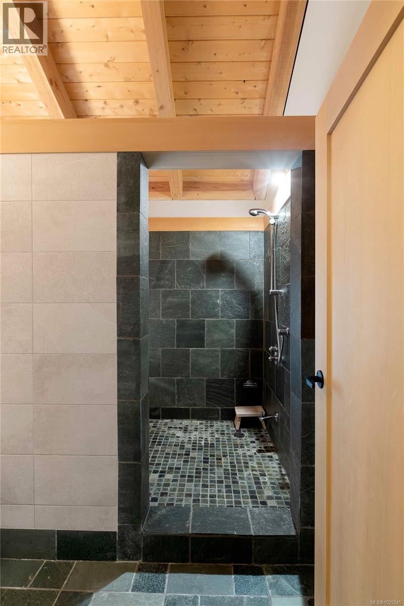  250 Holmes Road, Salt Spring