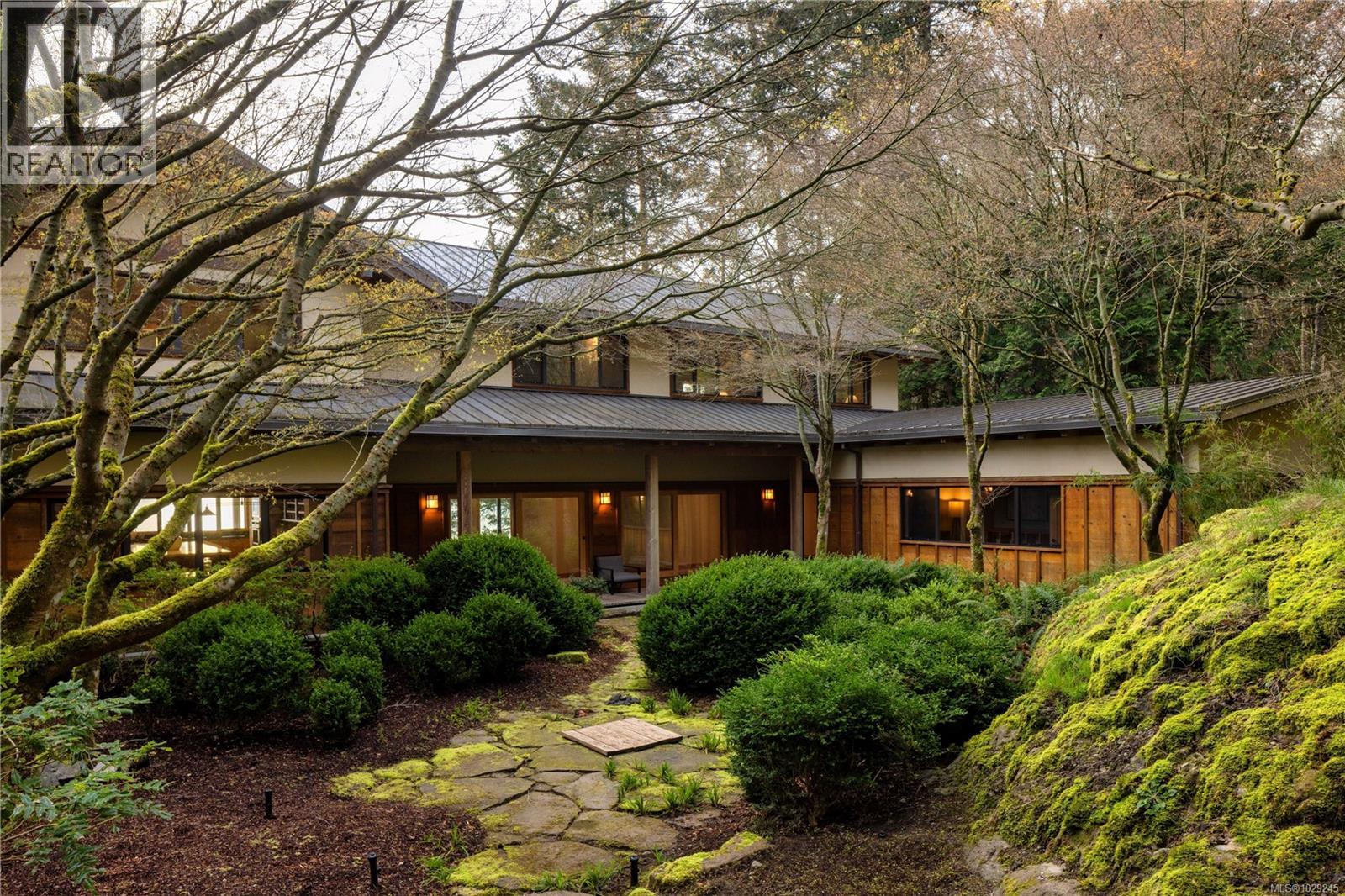  250 Holmes Road, Salt Spring