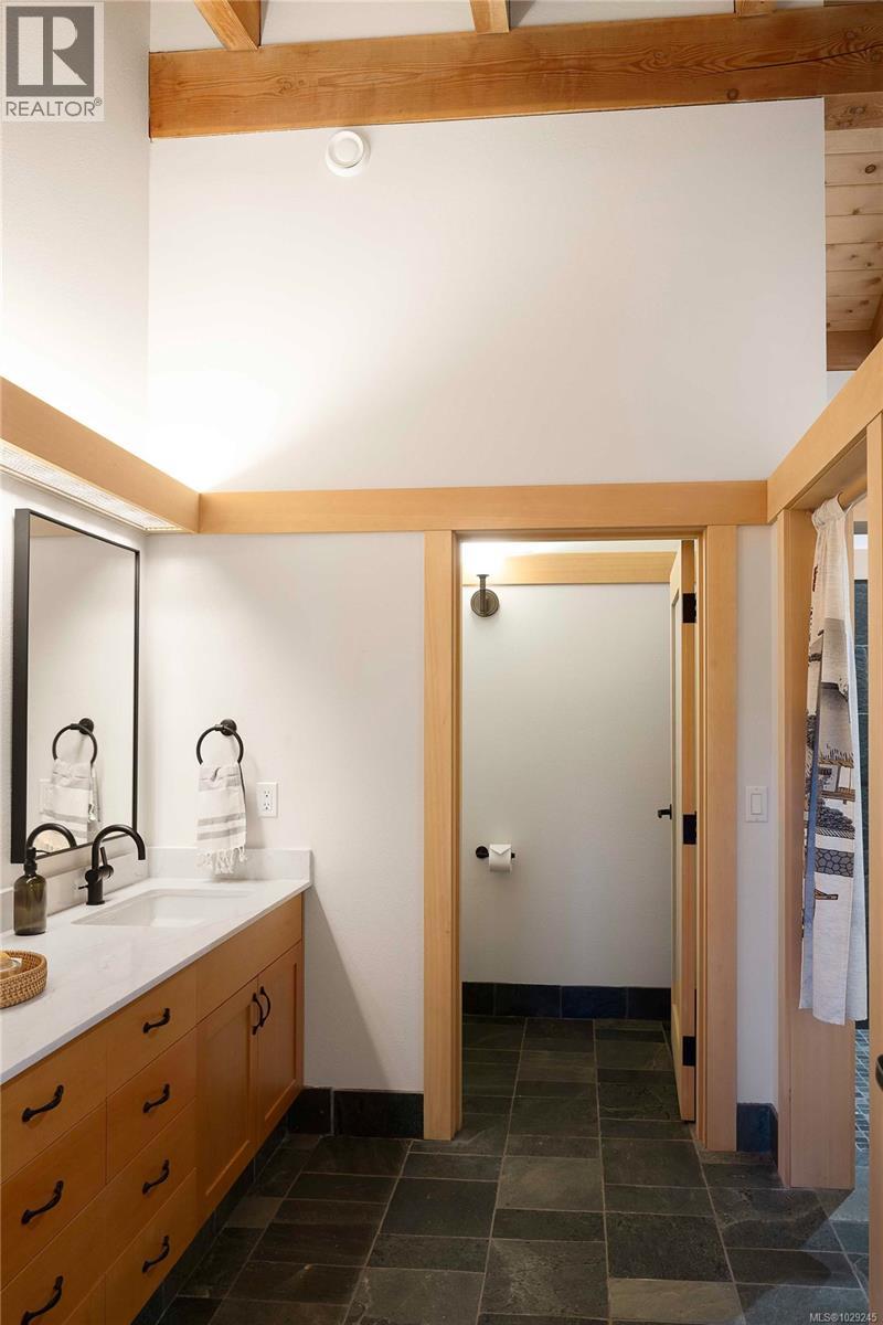  250 Holmes Road, Salt Spring