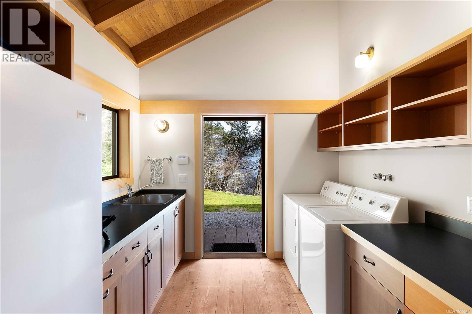  250 Holmes Road, Salt Spring