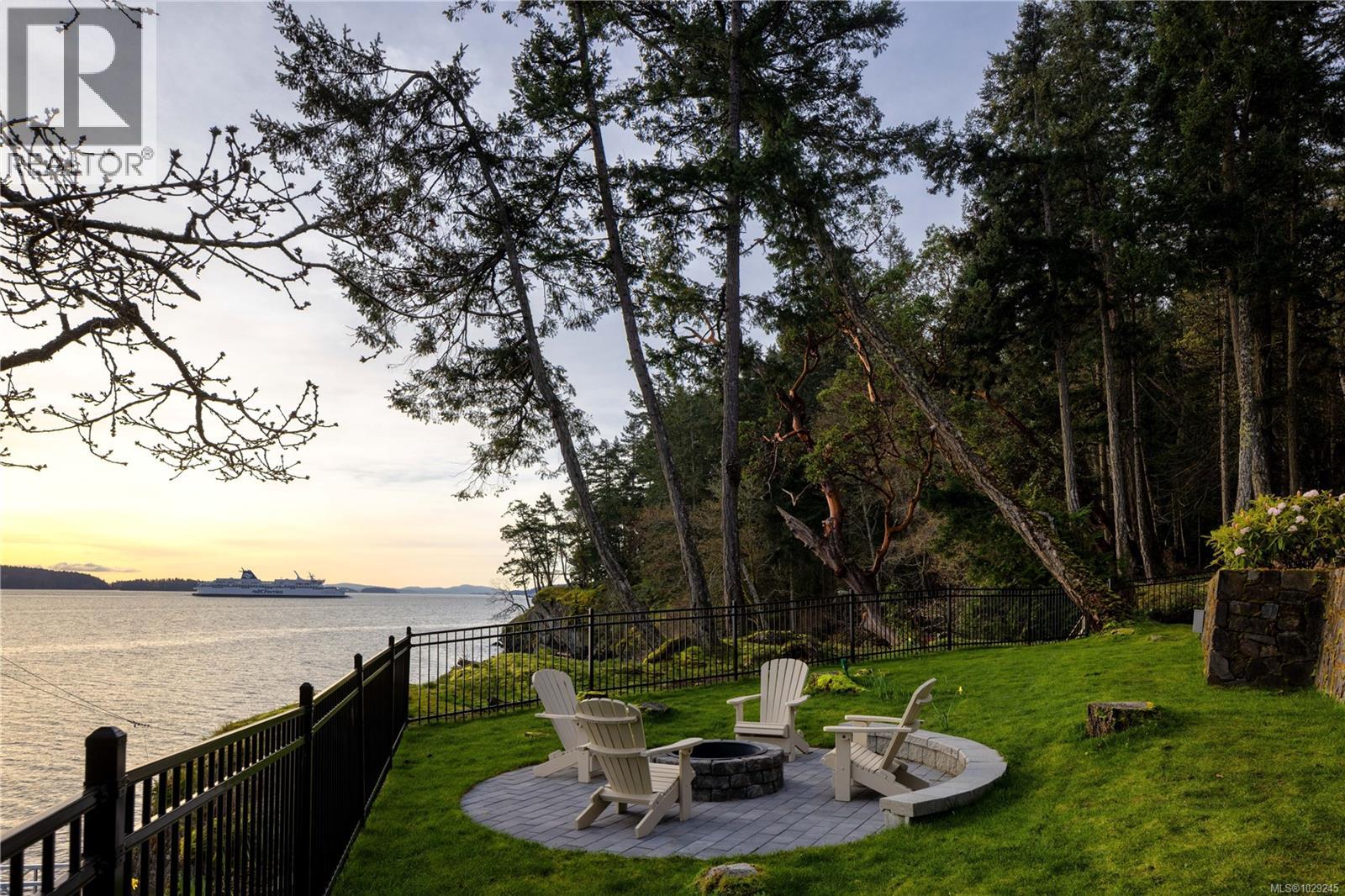  250 Holmes Road, Salt Spring