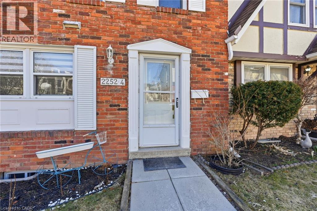 #4 2252 UPPER MIDDLE ROAD - 2