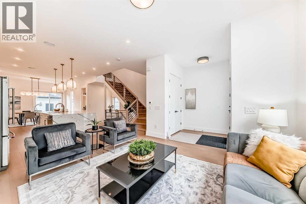 Single Family House for Sale in   Avenue SW North Glenmore Park Calgary 