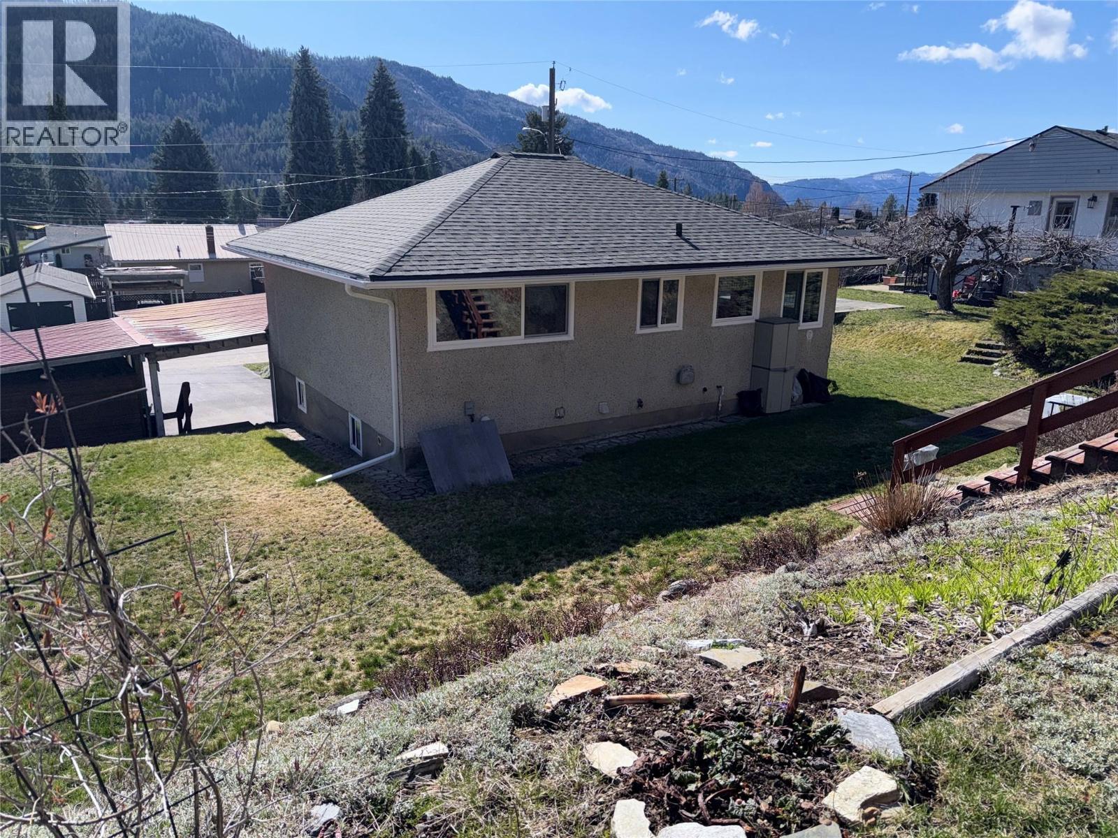 465 11th Avenue, Montrose