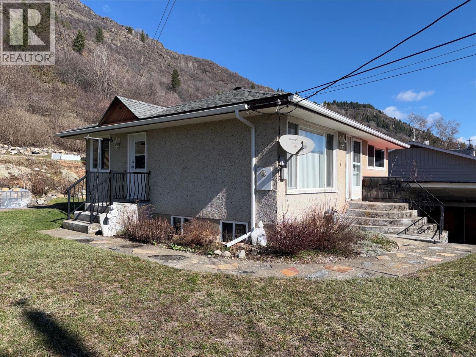 465 11th Avenue, Montrose