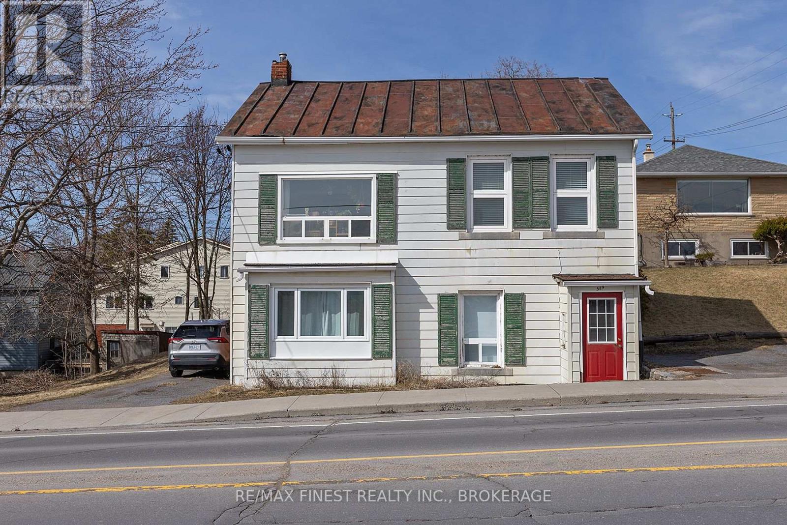 589 KING STREET W - 1