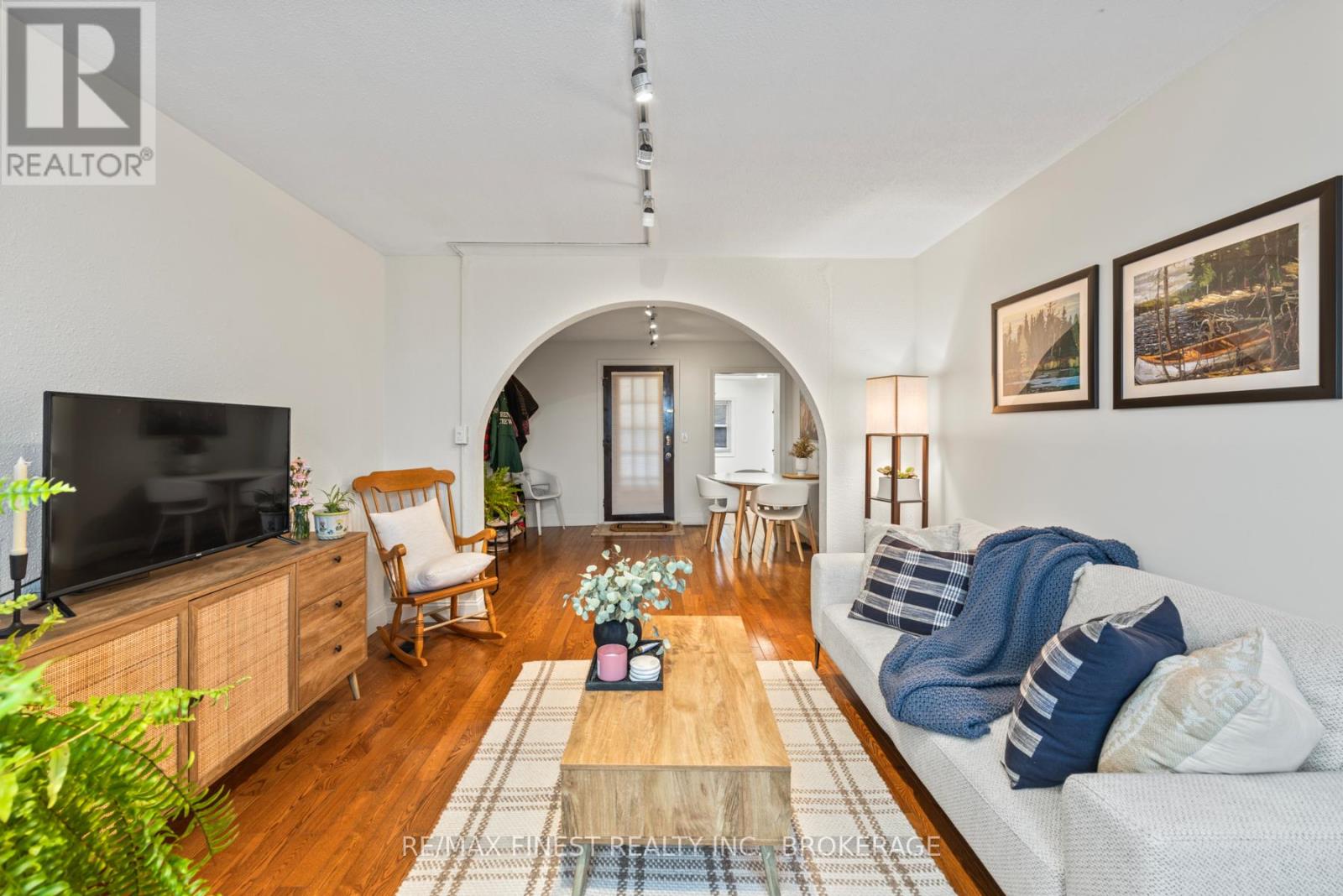 589 KING STREET W - 13