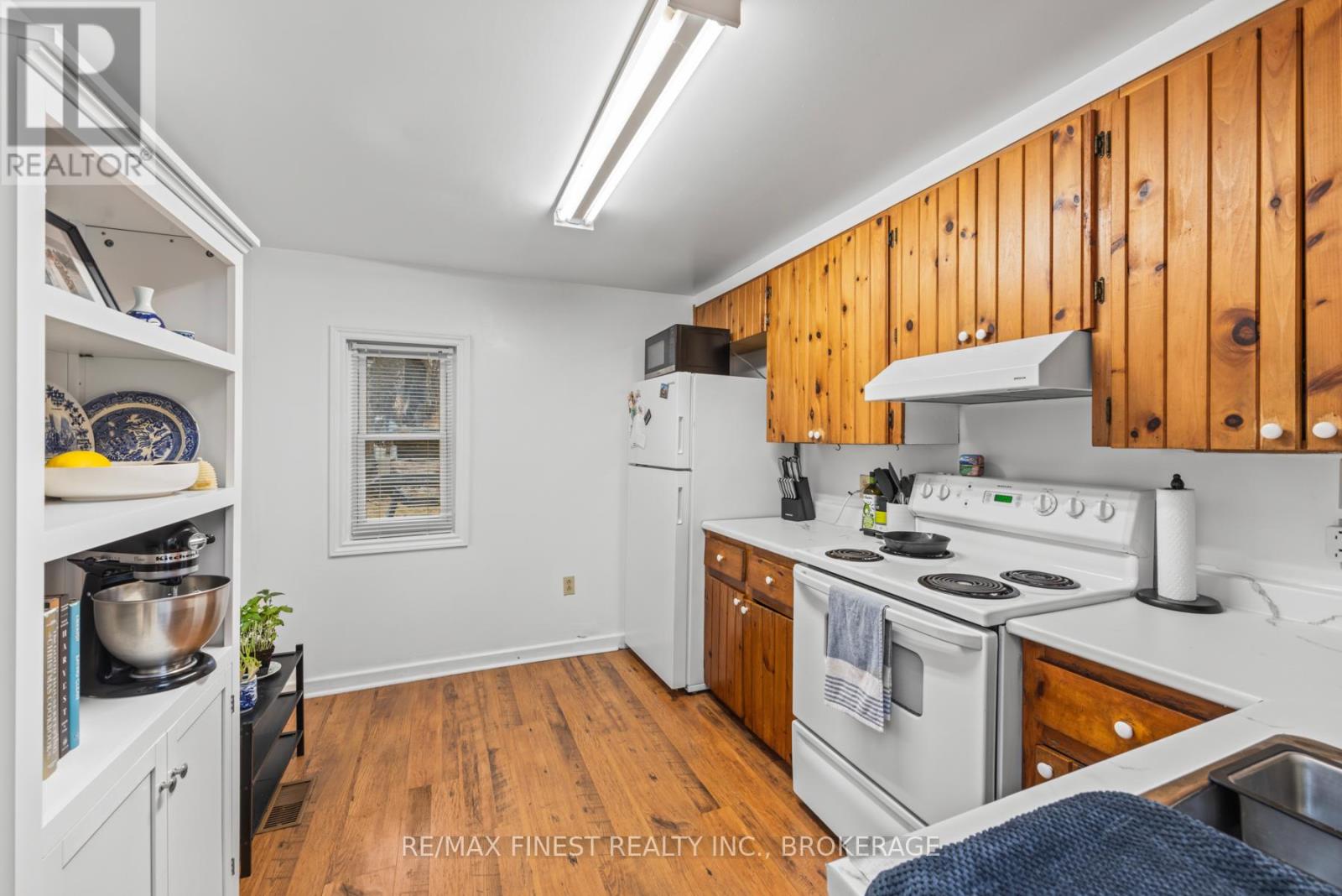 589 KING STREET W - 15