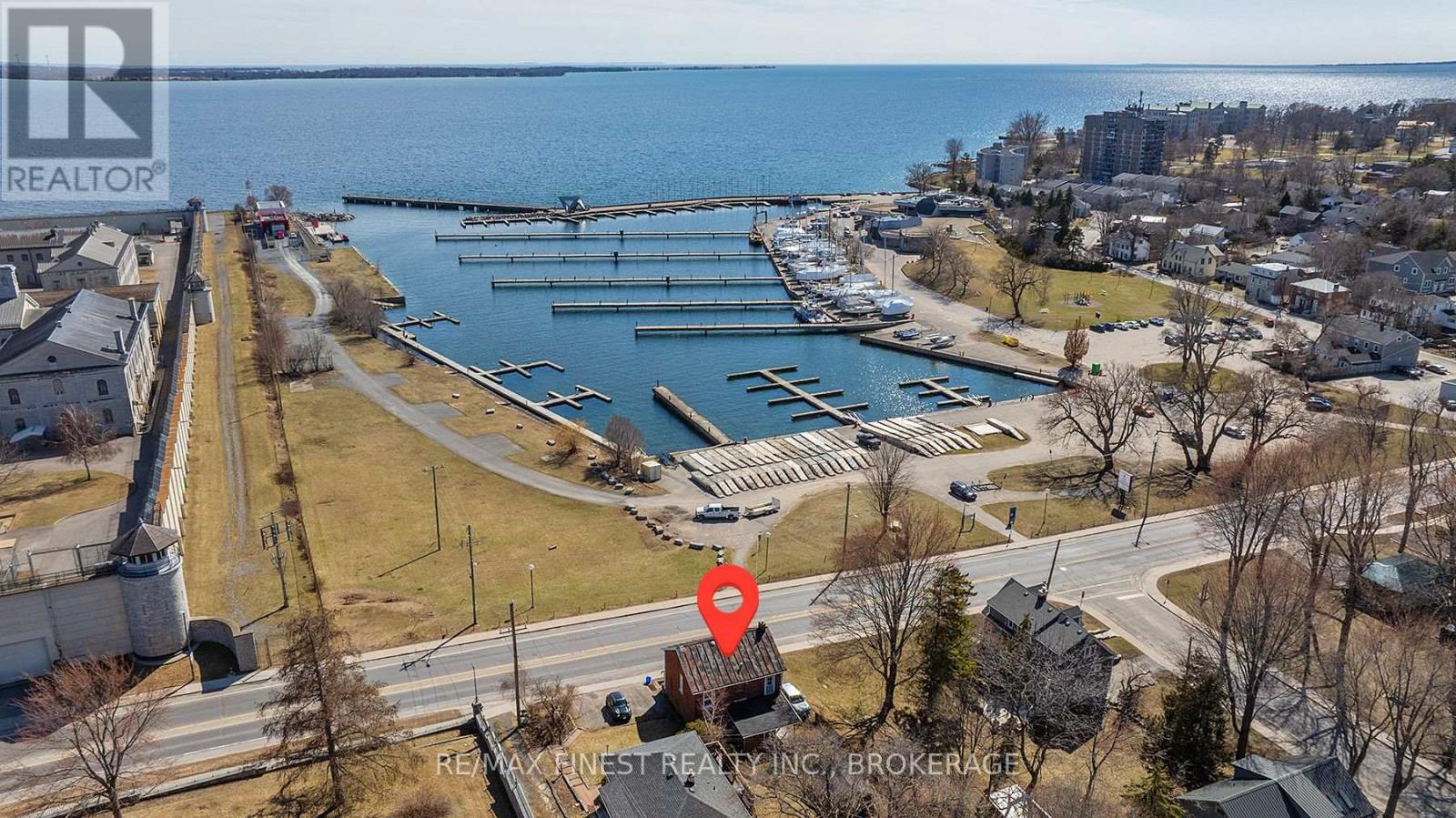 589 KING STREET W - 2