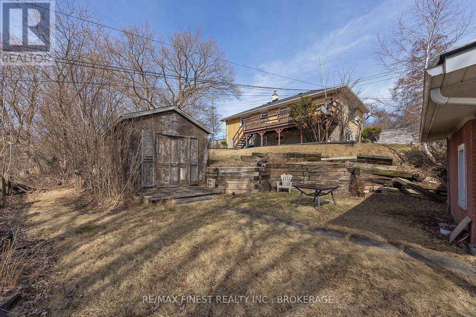 589 KING STREET W - 24