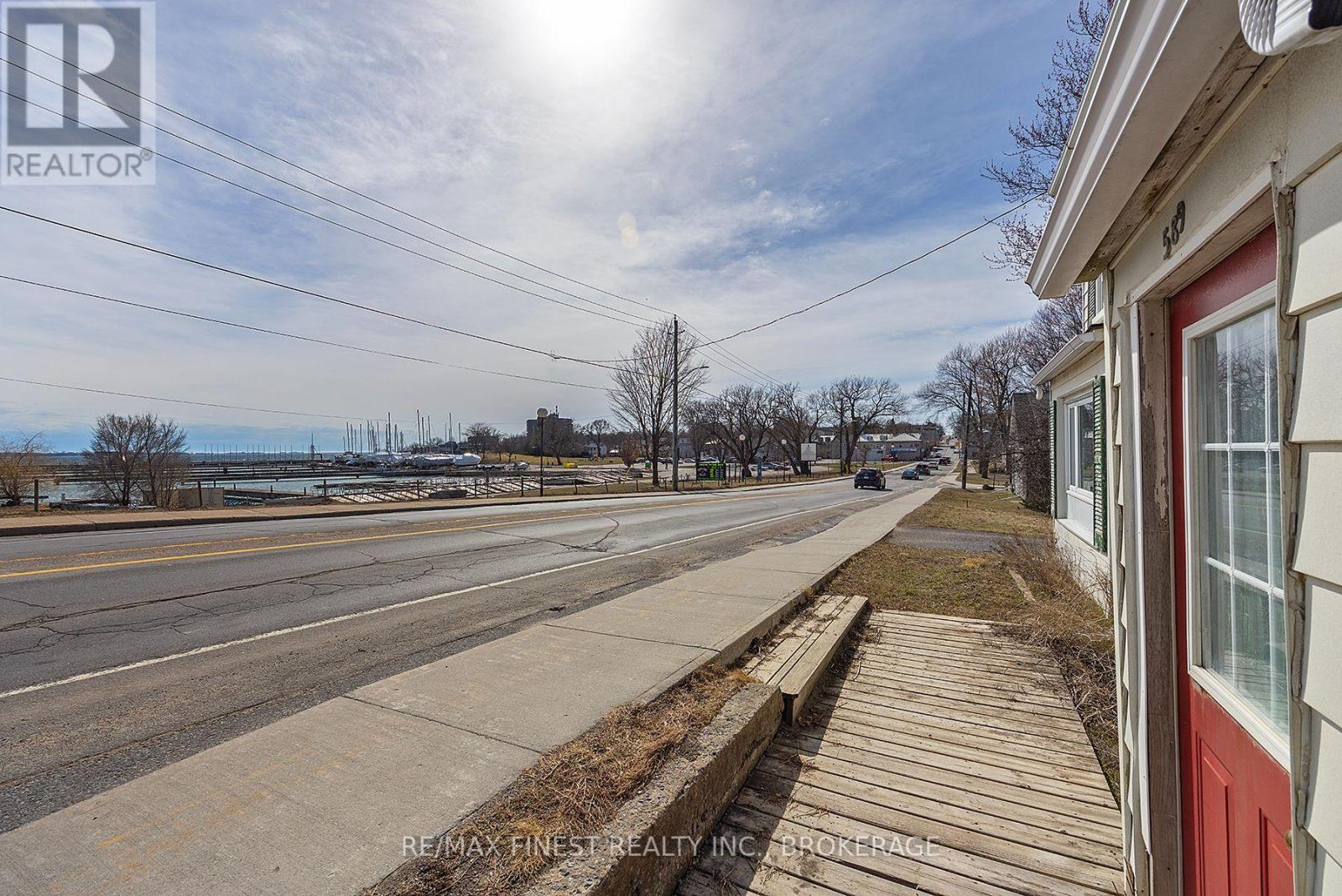 589 KING STREET W - 28