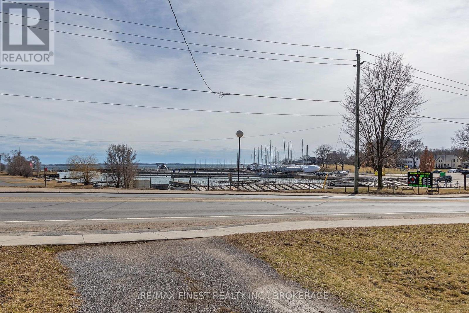 589 KING STREET W - 30