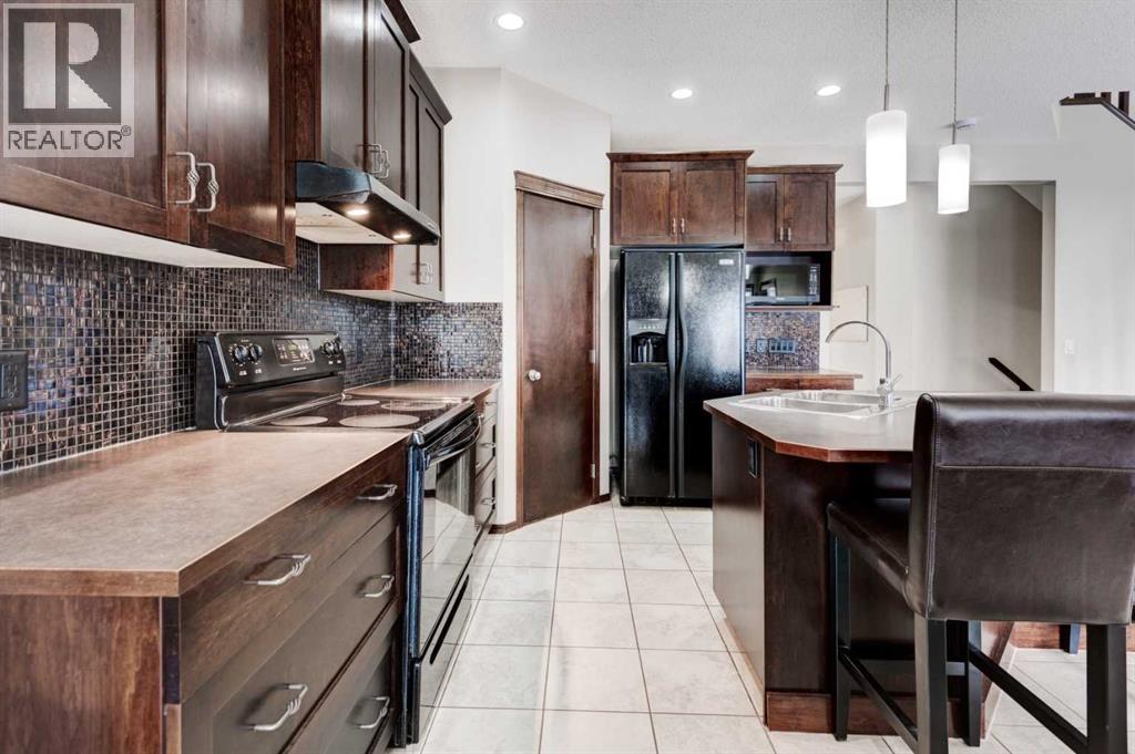 Single Family House for Sale in  Everoak Green SW Evergreen Calgary 