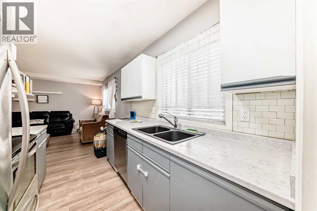 #100 2508 17 STREET SW - 11