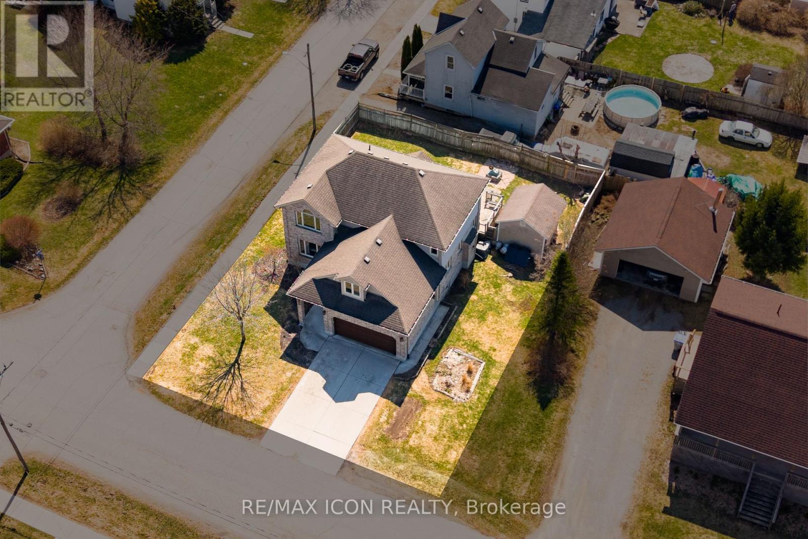 Single Family House for Sale in  WILLIAM STREET E North Middlesex (Parkhill) 