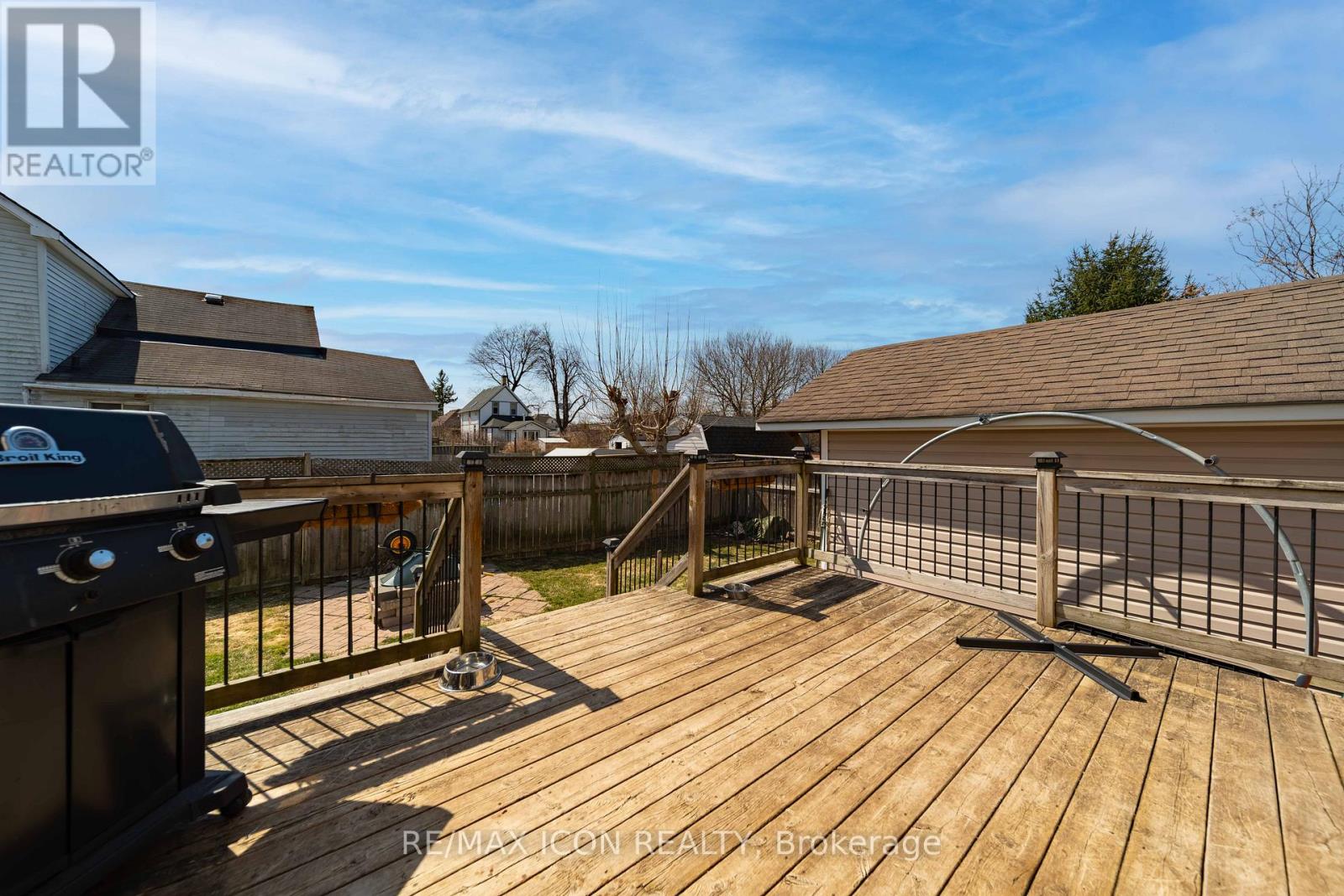 Single Family House for Sale in  WILLIAM STREET E North Middlesex (Parkhill) 