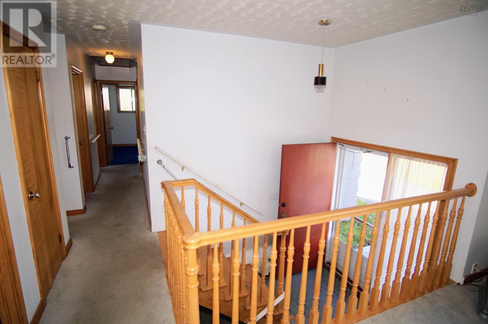 41 HOWE Street - 24