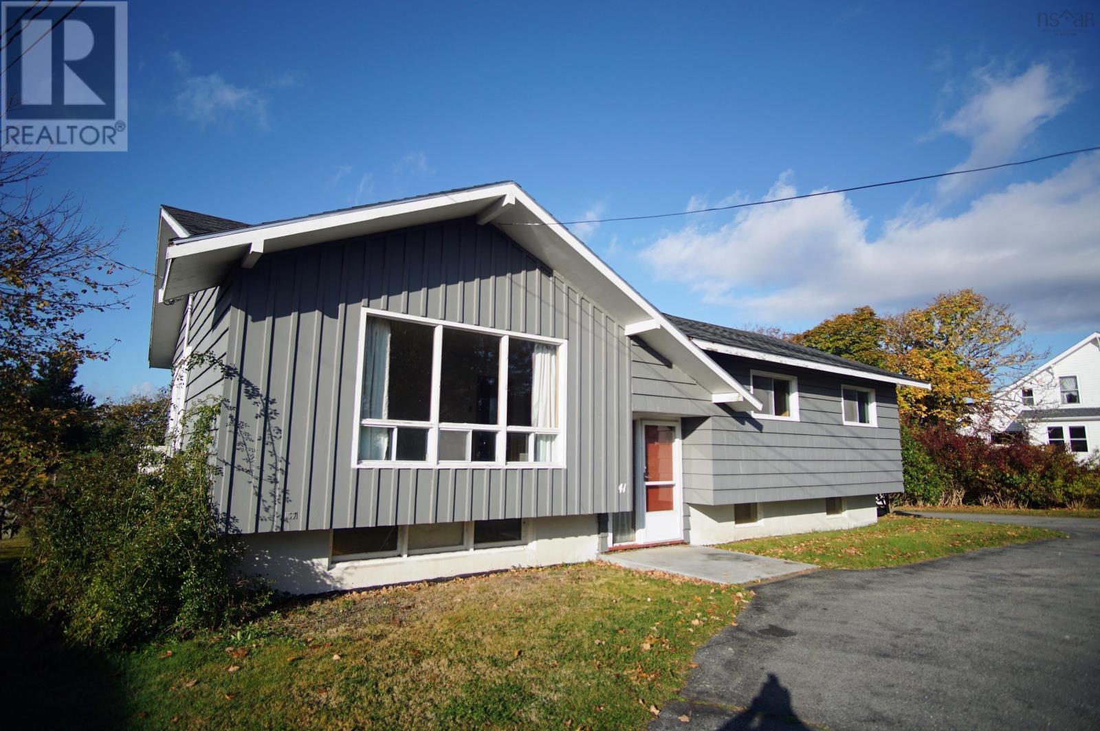 41 HOWE Street - 2