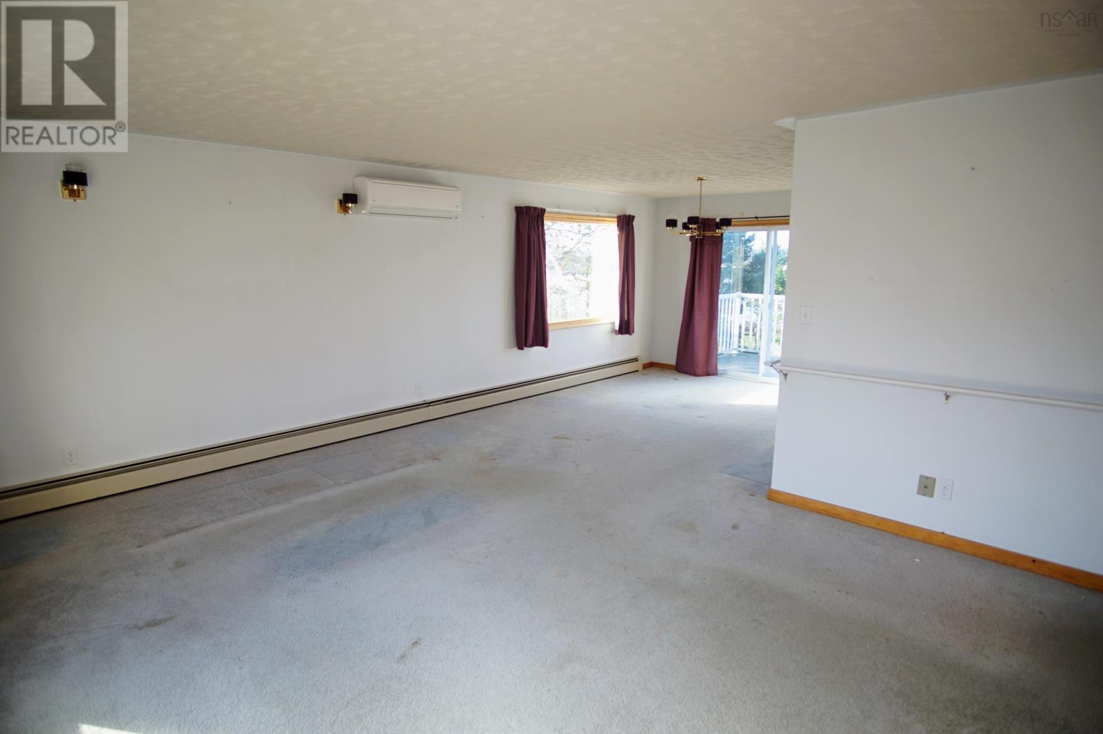 41 HOWE Street - 28