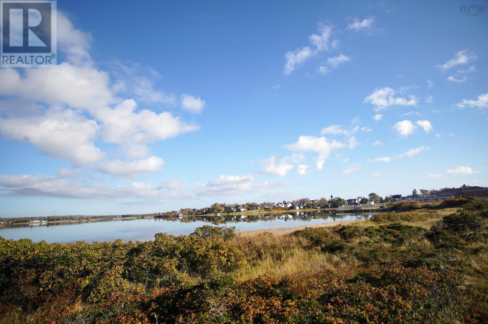 Property 16 of 49 of 41 HOWE Street