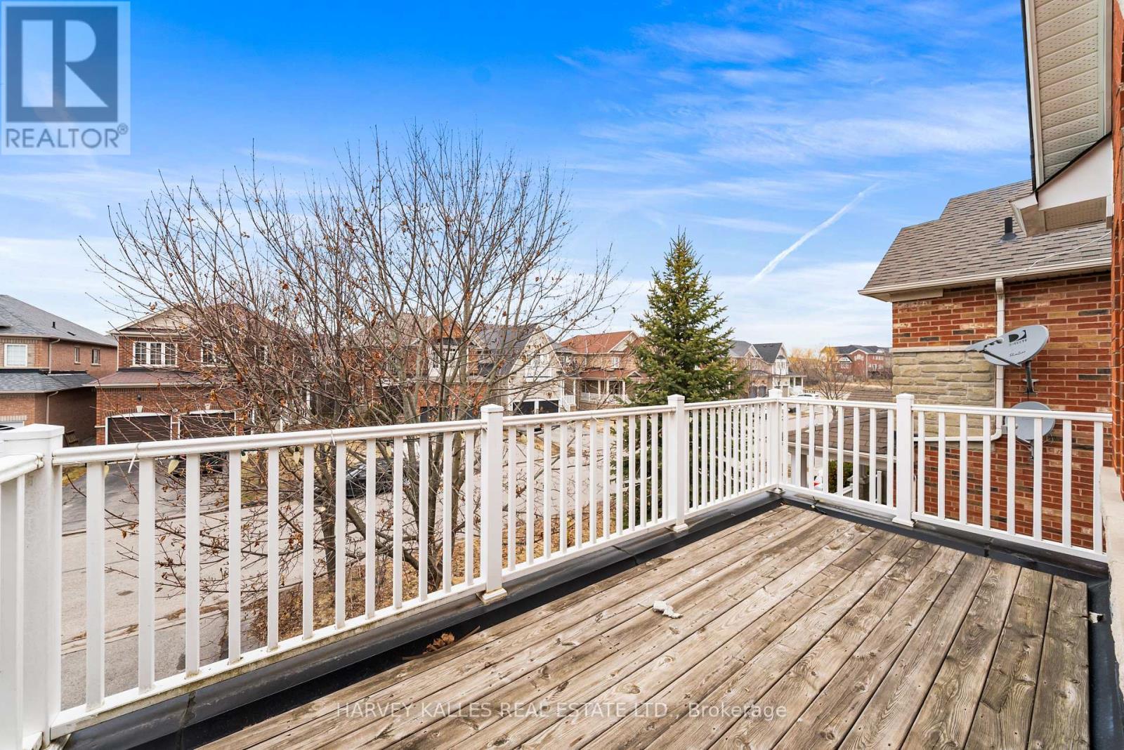 86 ROCKLAND CRESCENT - 32