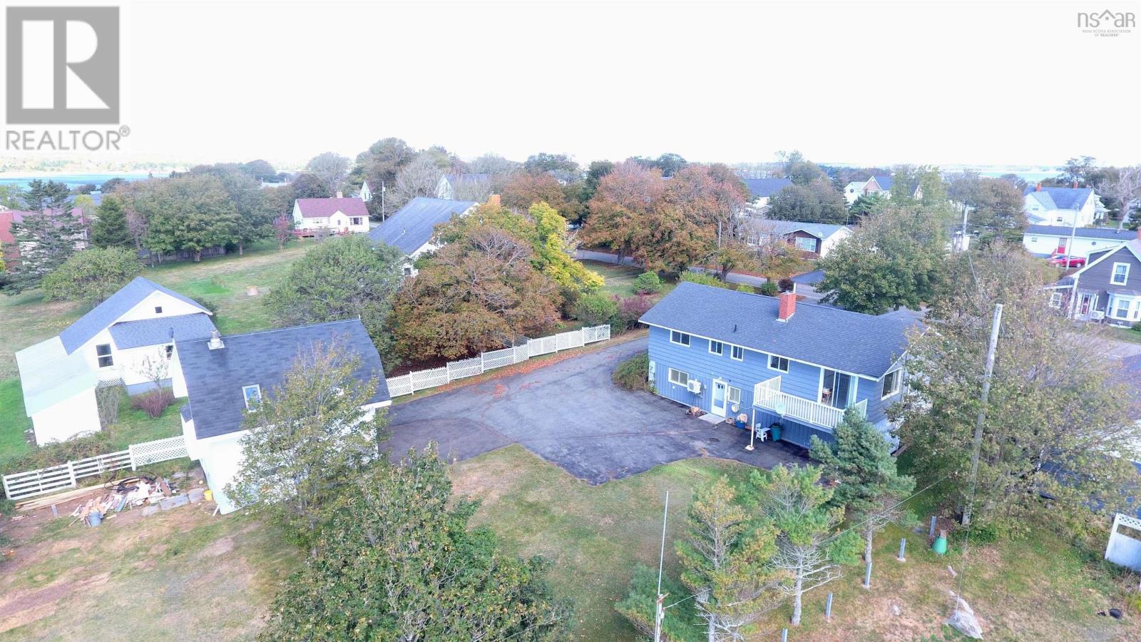 41 HOWE Street - 9