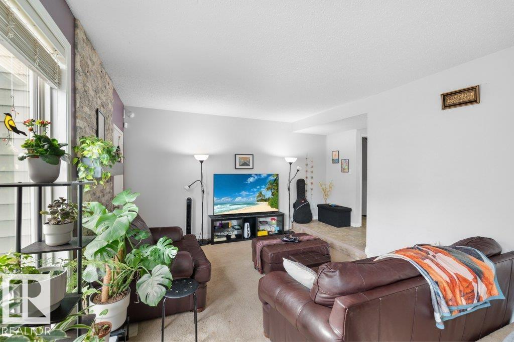 638 SADDLEBACK RD NW, Edmonton