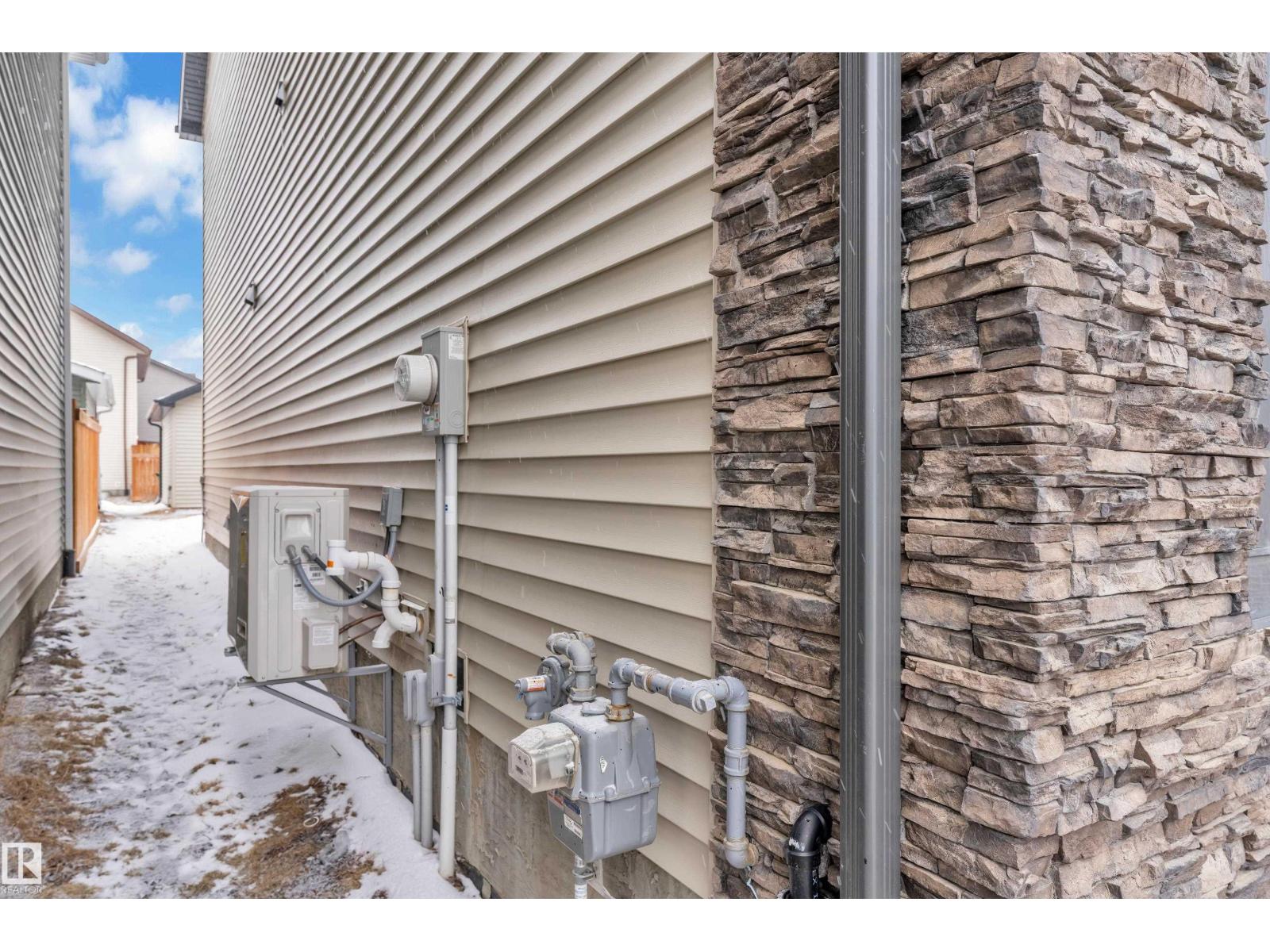 2611 PRICE CM SW, Edmonton