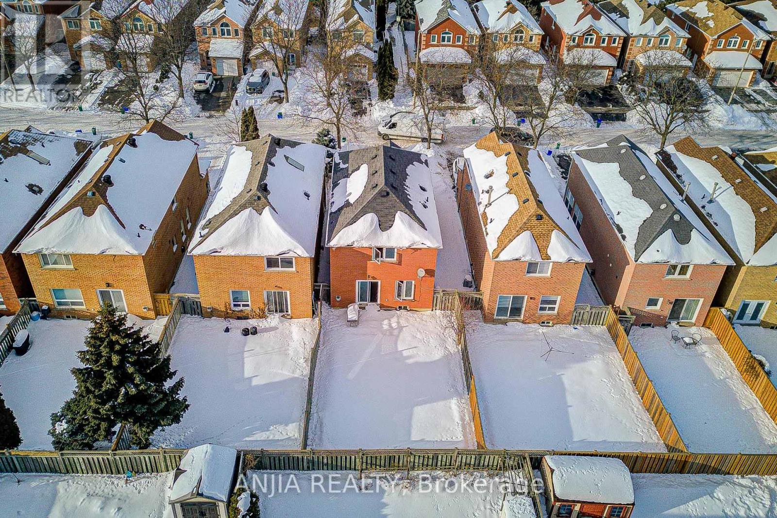 17 KENBOROUGH COURT - 7