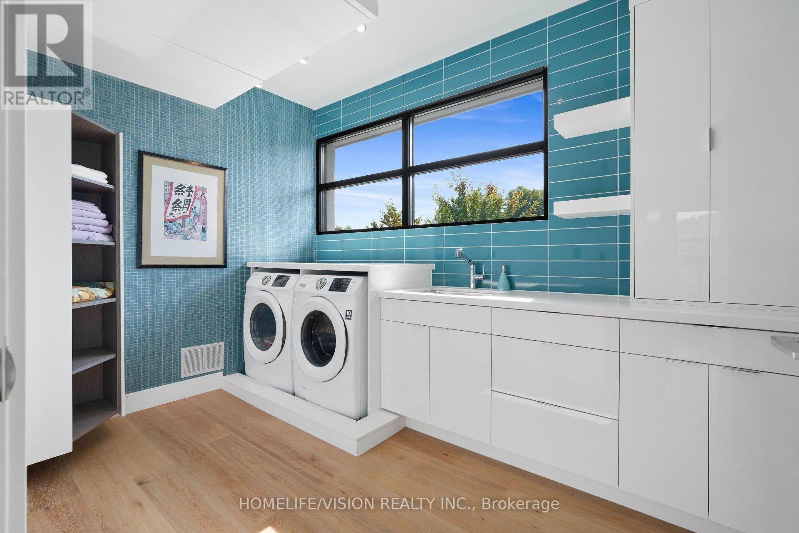43 OGDEN CRESCENT - 40