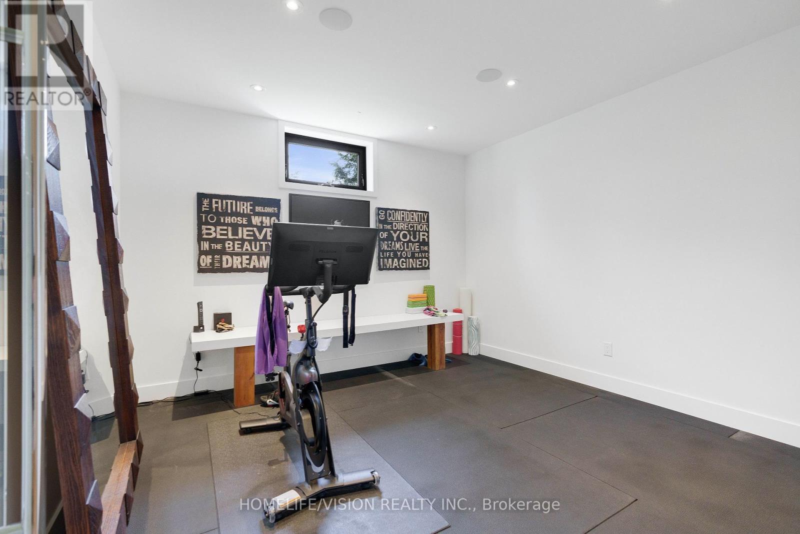 43 OGDEN CRESCENT - 43