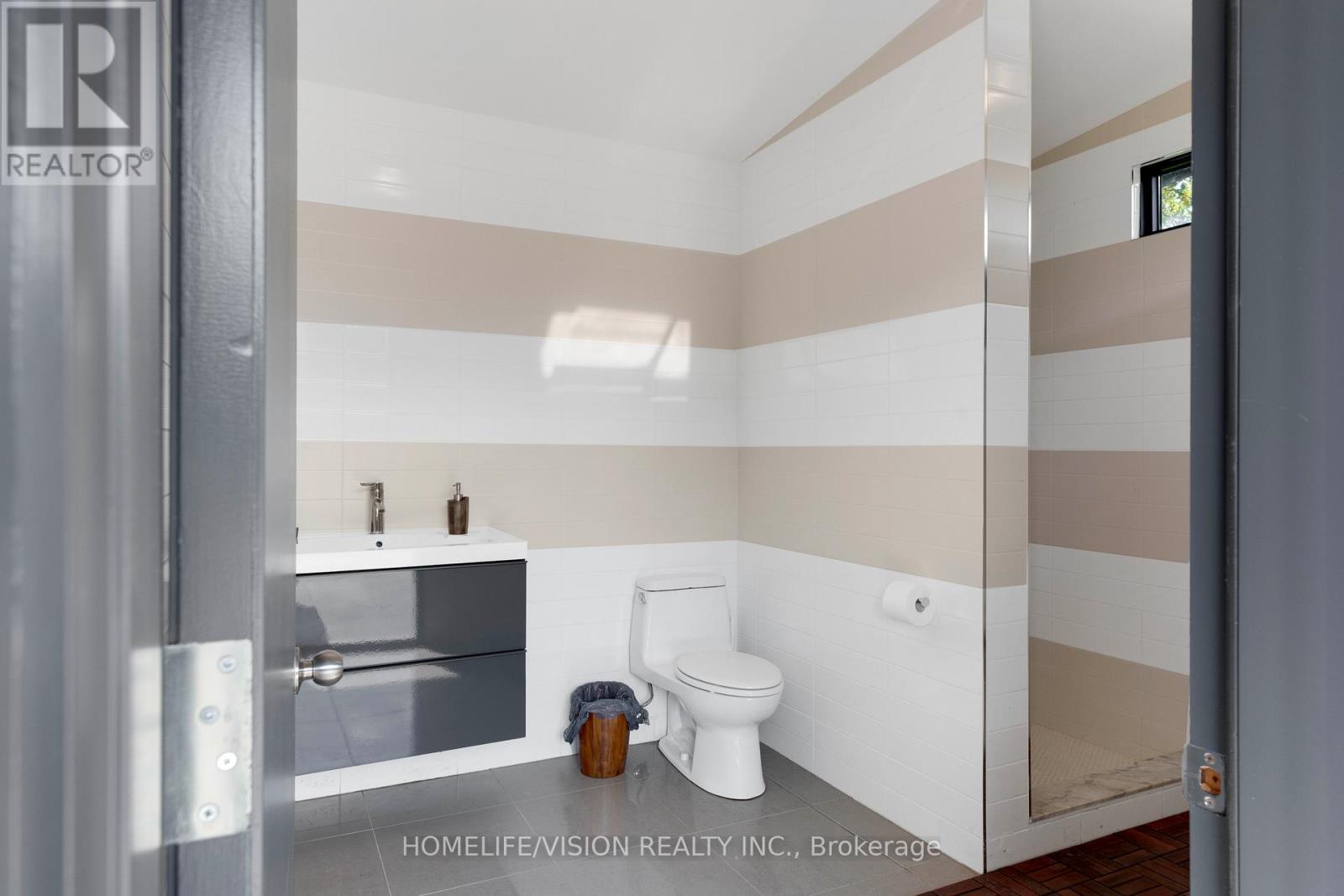 43 OGDEN CRESCENT - 50