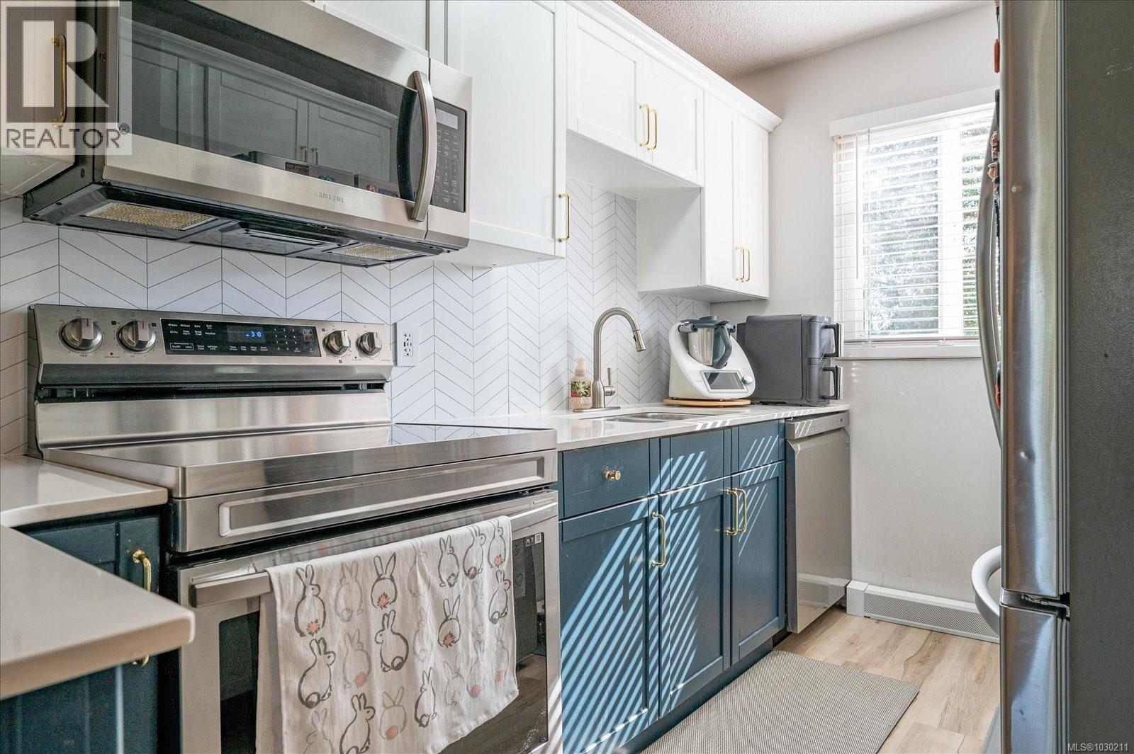 2554 HIGHLAND BLVD - 6