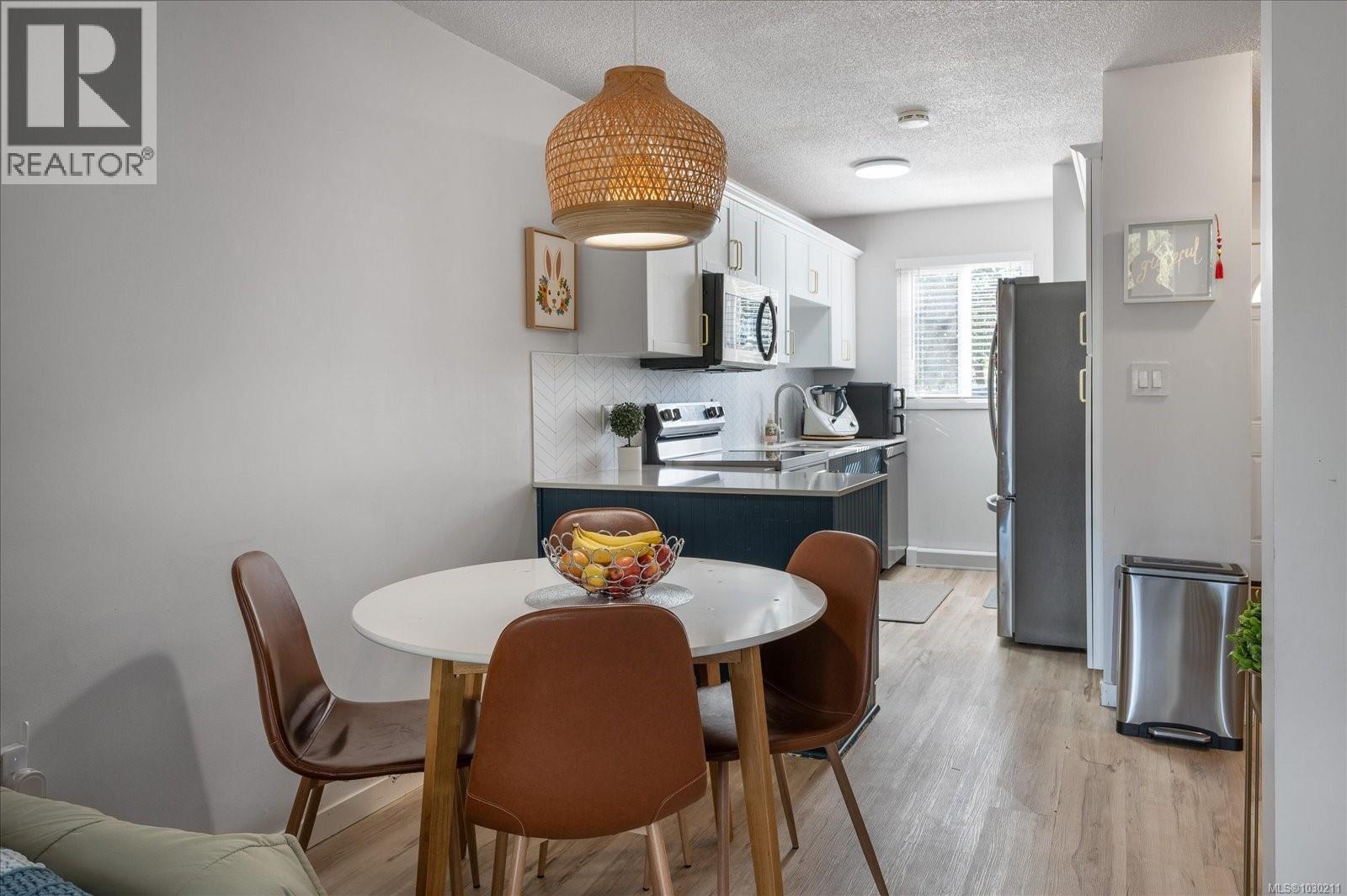 2554 HIGHLAND BLVD - 8