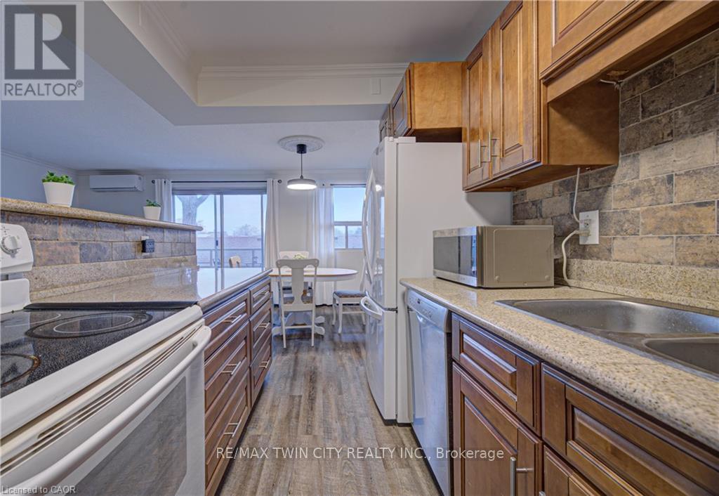 #202 793 COLBORNE STREET - 8